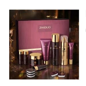 13 Piece Skincare Set - Luxurious Retinol Moisturizing Collection